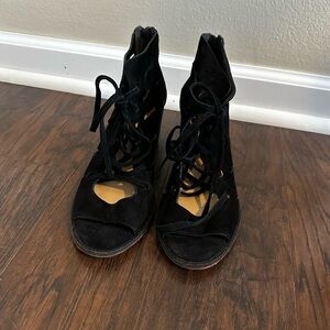 Vince Camuto “Tressa” perforated lace up sandal